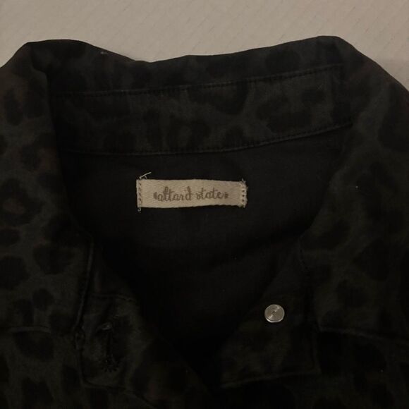 Women's Small Leopard/Animal Print Denim Jacket Black/Gray Crop Altar’d State - Picture 9 of 11